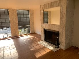 Building Photo - 1317 26th St