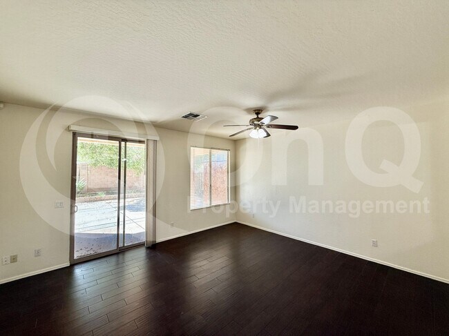 Building Photo - 3229 W Pleasant Ln