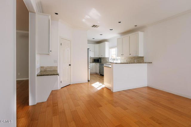 Building Photo - 2409 Olive Ave