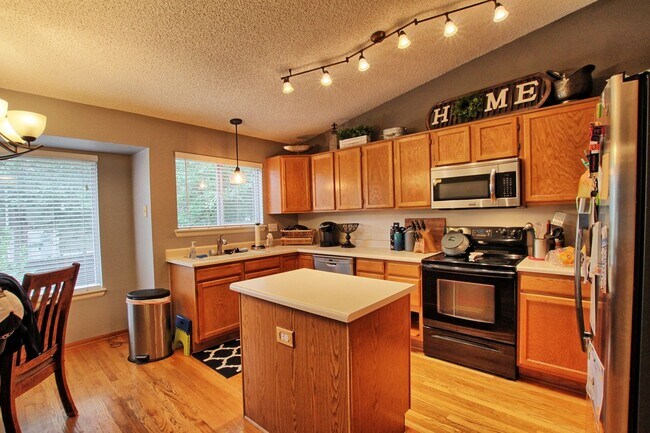 Building Photo - 4 bed 3 bath home in Clarke Farms Parker