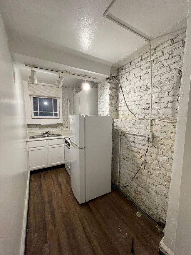 Interior Photo - Ponce Properties
