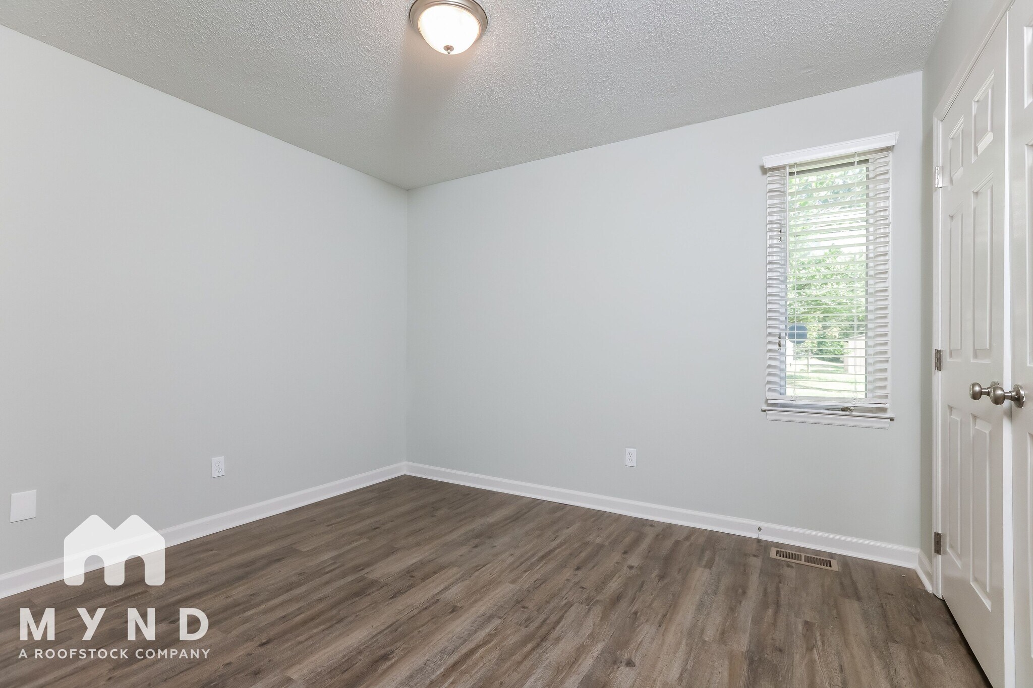 Building Photo - 4225 Labrador Dr