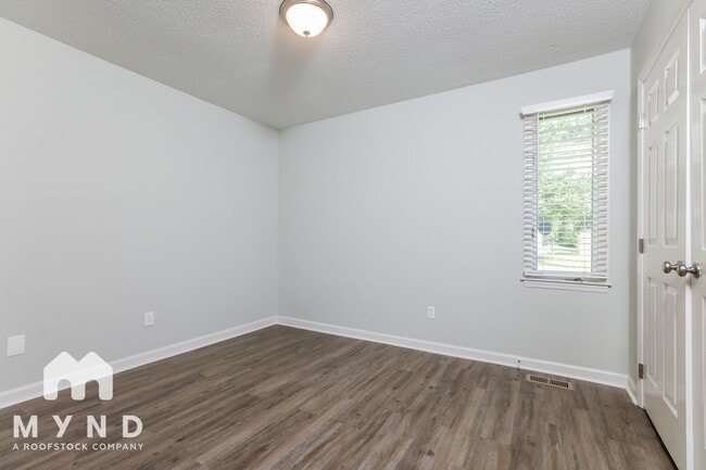 Building Photo - 4225 Labrador Dr