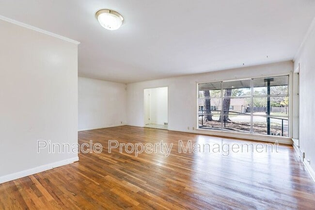 Building Photo - 2618 A&M