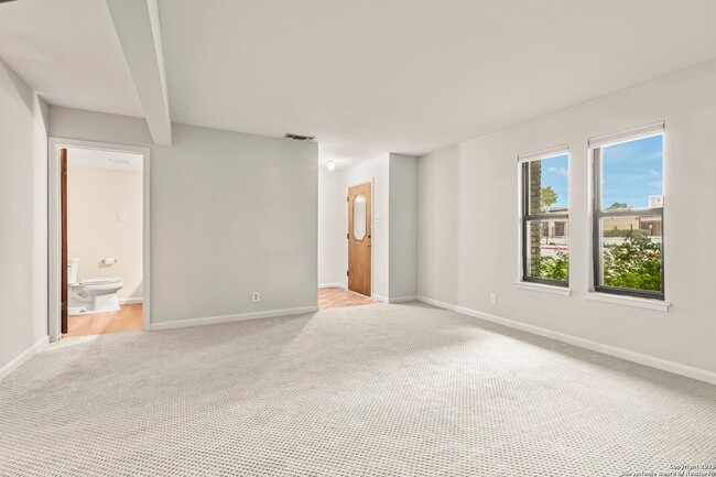Building Photo - 162 Amistad Blvd