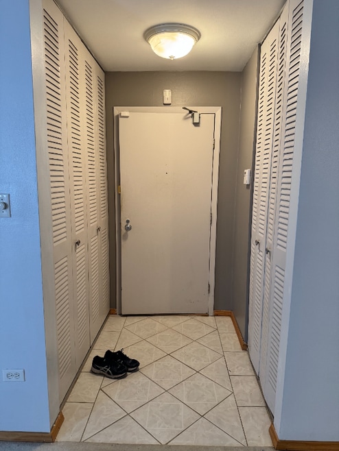 Building Photo - 6139 Knoll Wood Rd