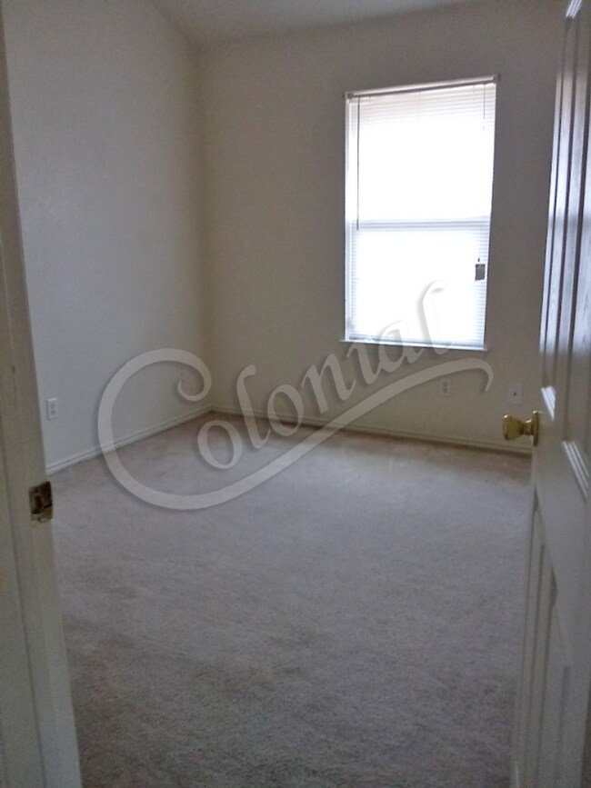 Building Photo - 4604 Bowles Dr
