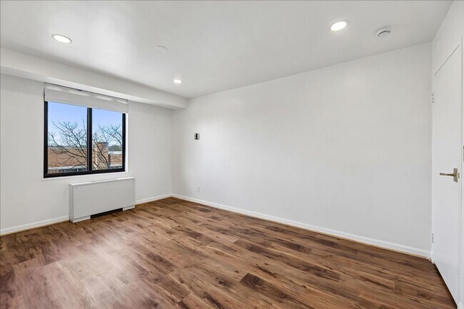 Building Photo - Large 1BR/1BA with Natural Light & Modern Finishes in Cleveland Park