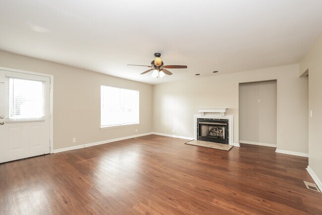 Building Photo - 3049 Brantley Dr