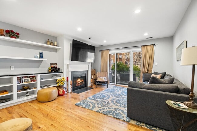 Building Photo - 1710 Summit Pl NW