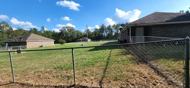 Building Photo - 2262 FM2864