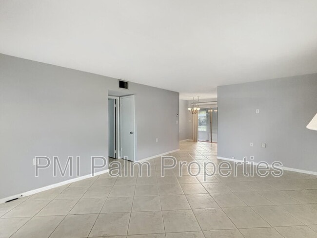Building Photo - 3154 Meridian Way S