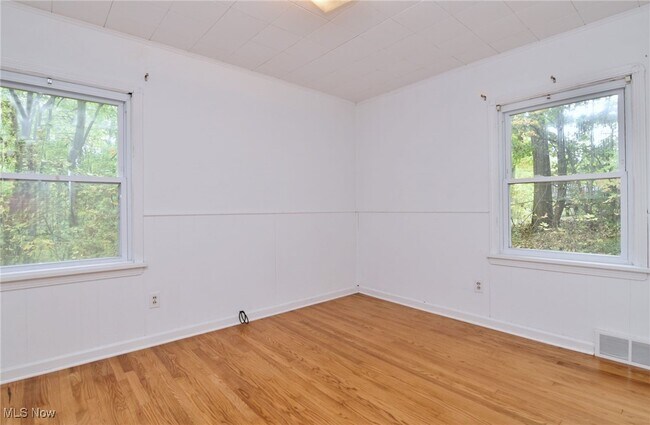 Building Photo - 4025 Ellendale Rd