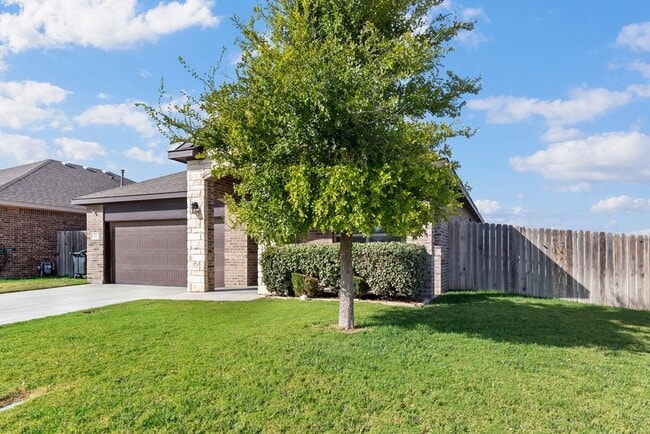 Building Photo - 21 Brooks Ranch Rd