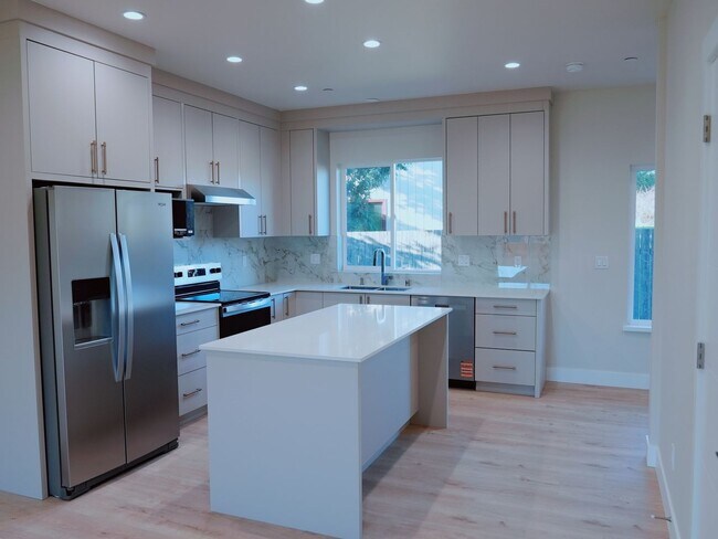 Building Photo - 2155 Siddle Loop