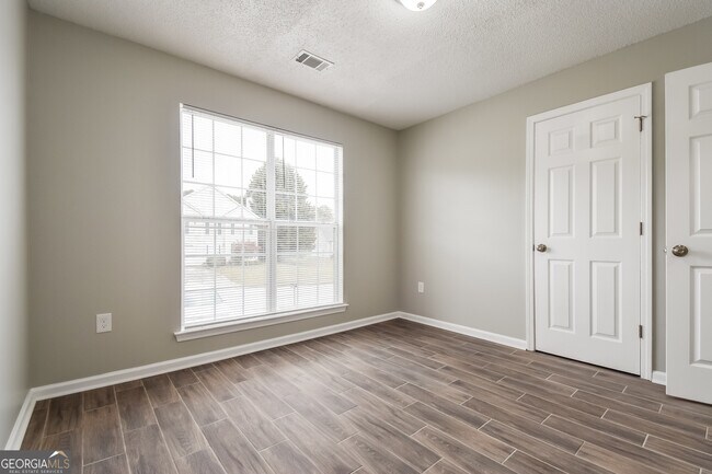 Building Photo - 9407 Rollinghills Dr