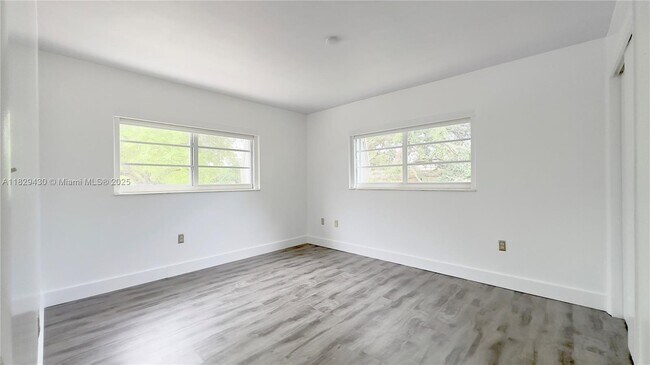 Building Photo - 8483 SW 137th Ave