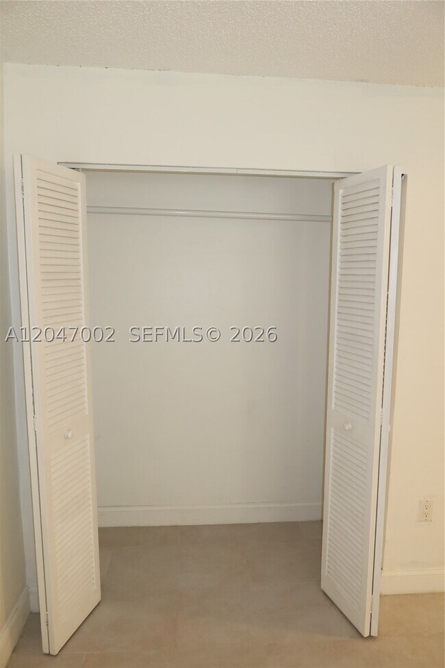 Building Photo - 10835 SW 112th St