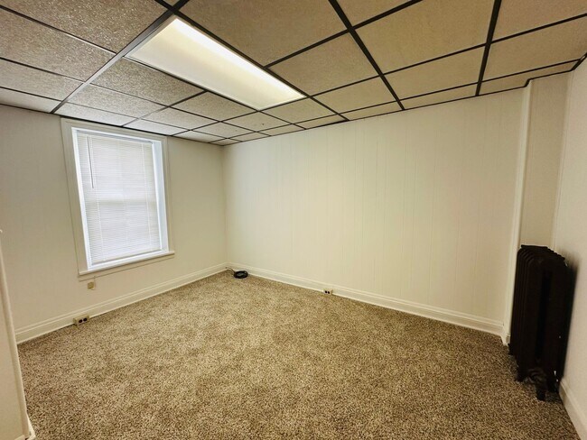 Building Photo - Two Bedroom House, Downtown Area