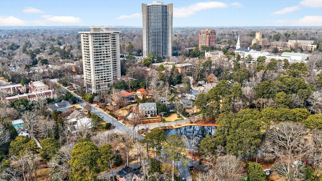 Building Photo - 2575 Peachtree Rd NE