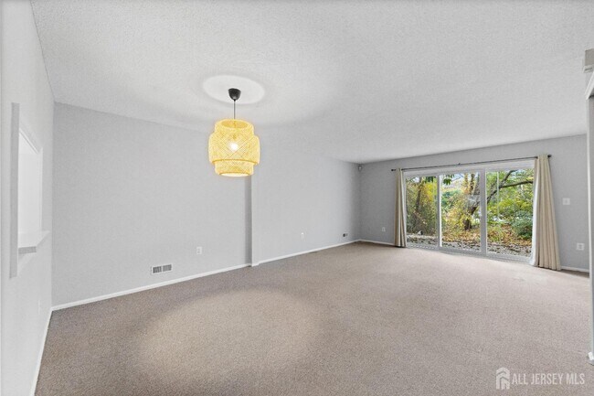 Building Photo - 39 Goodwin Dr