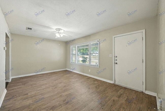 Building Photo - 208 Westfork Dr