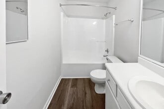 Building Photo - 6810 Ironwood Cir