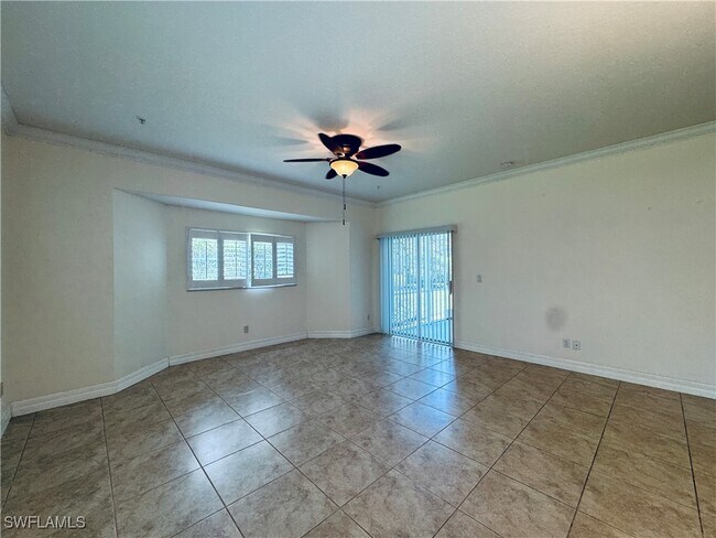 Building Photo - 12101 Santaluz Dr