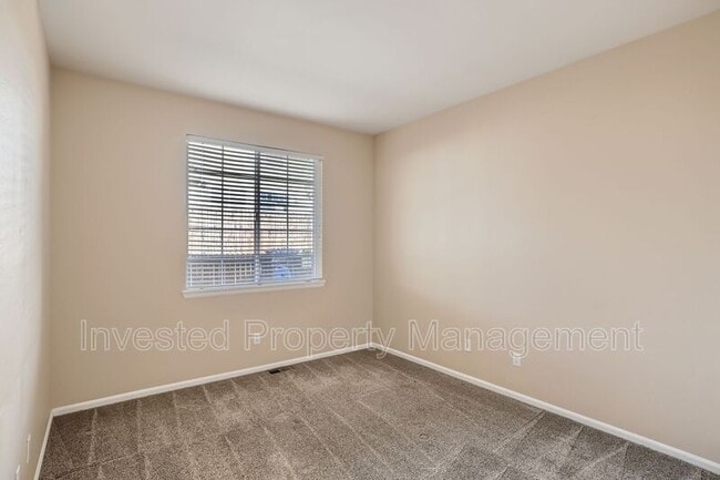 Building Photo - 9094 W Phillips Dr