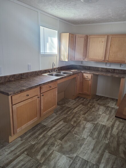 Building Photo - 4483 SE 23rd Ct