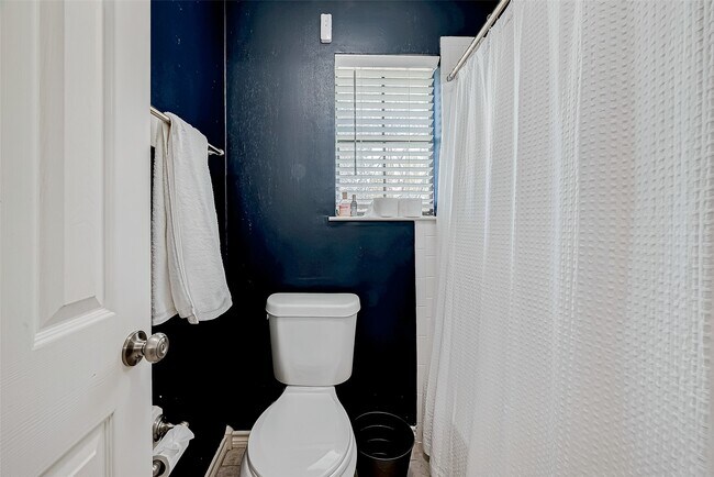 Building Photo - 8006 Devlin Dr