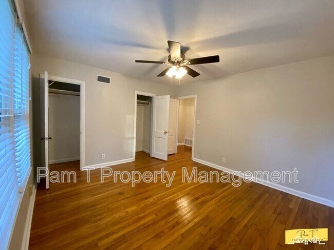 Building Photo - 304 Columbus Dr