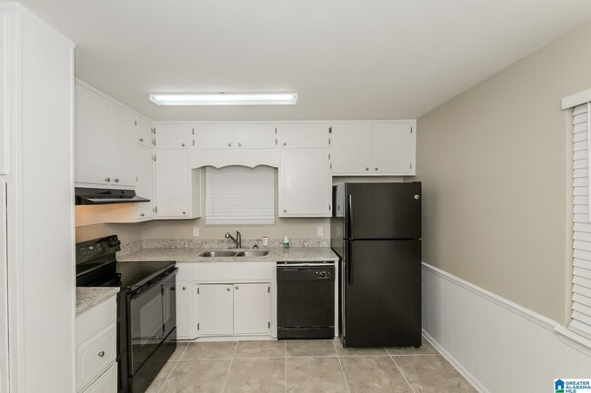 Building Photo - 1316 Falcon Dr