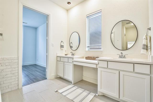 Building Photo - 1301 Saddle Ridge Dr