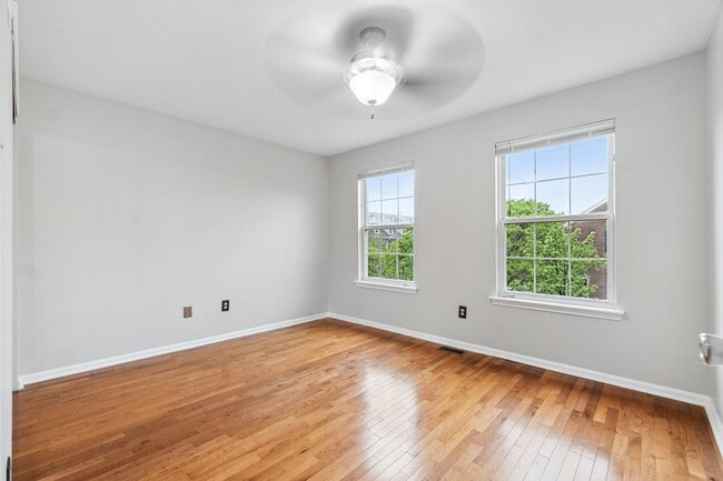 Building Photo - 11 Droyers Pointe Blvd