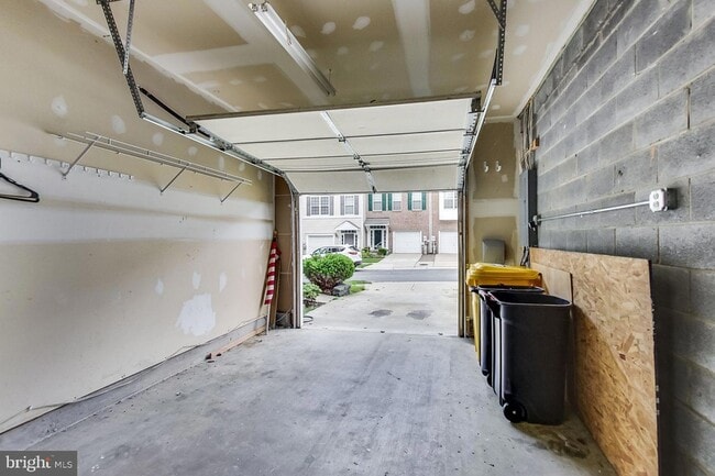 Building Photo - 623 Trout Run Ct