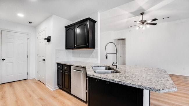 Building Photo - Charming 3BR Home in Har-Ber Meadows Cul-de-Sac