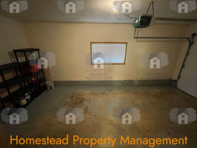 Building Photo - 659