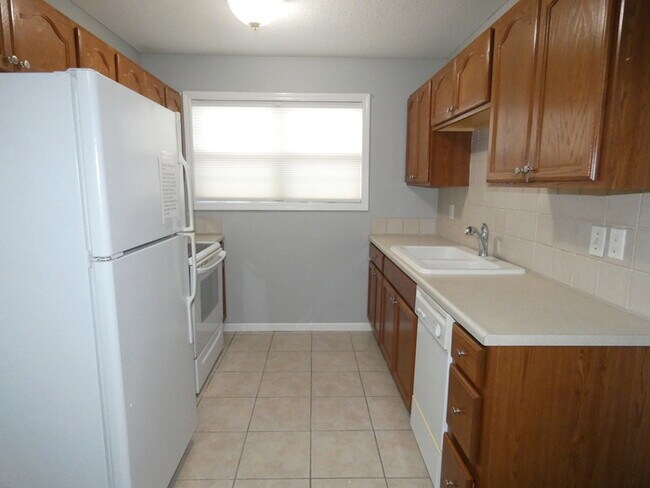 Building Photo - Beautiful Condo in Gladstone, MO