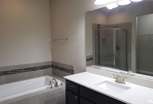 Building Photo - *$500 Move In Special*Beautiful 3 Bed 2 Bath Home in Enumclaw