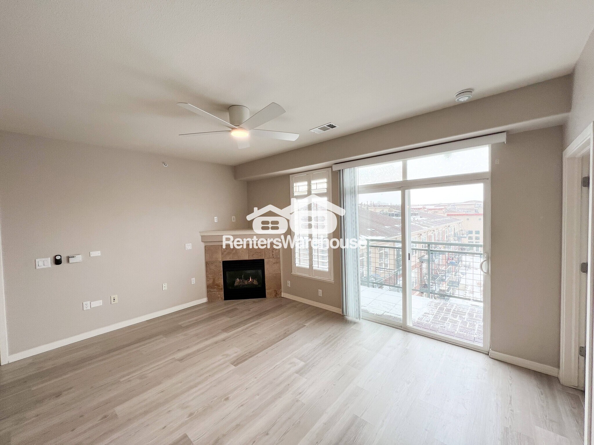 Building Photo - 10176 Park Meadows Dr