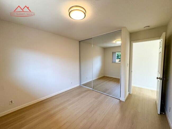 Building Photo - 1578 Albatross Dr
