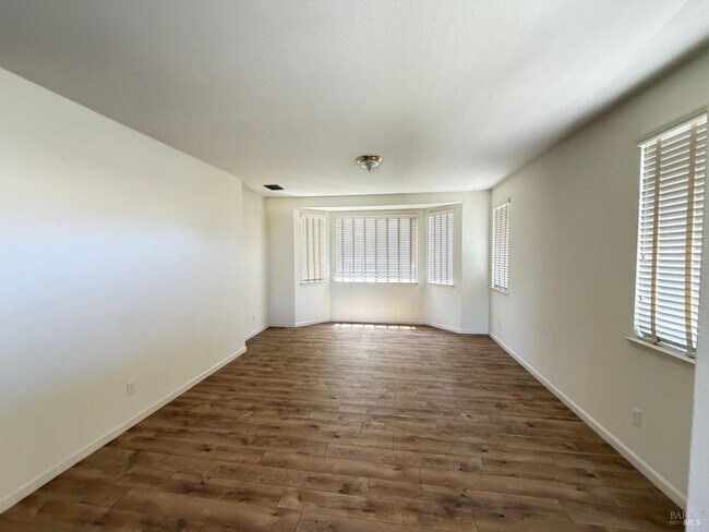 Building Photo - 760 Turnberry Terrace