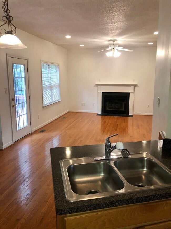Building Photo - 6812 Beulah Oaks Ln
