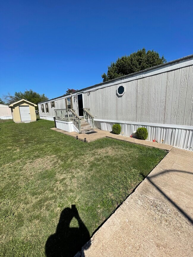 Building Photo - 3049 Pheasant Glen Dr