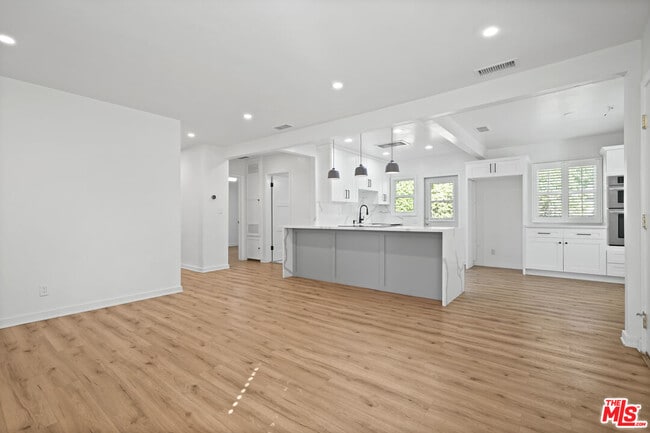 Building Photo - 2817 Stevens St