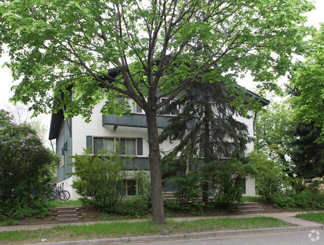 Primary Photo - SE Flats I
