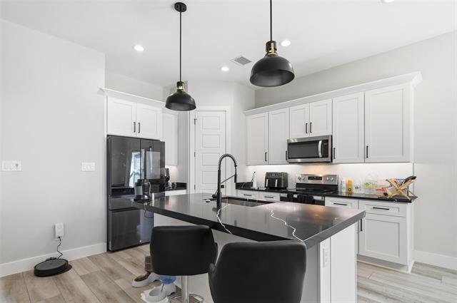 Building Photo - 7733 Indian Ridge Trail