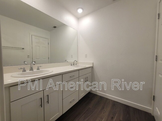 Building Photo - 3007 Mesmerizing Walk