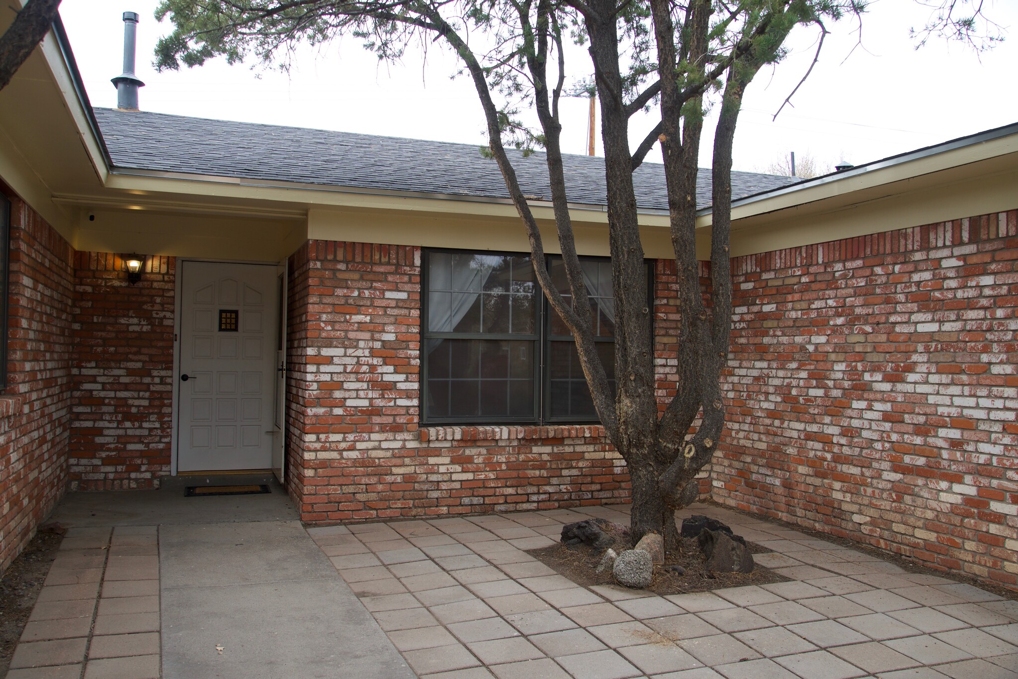 Front - 12413 Morocco Rd NE